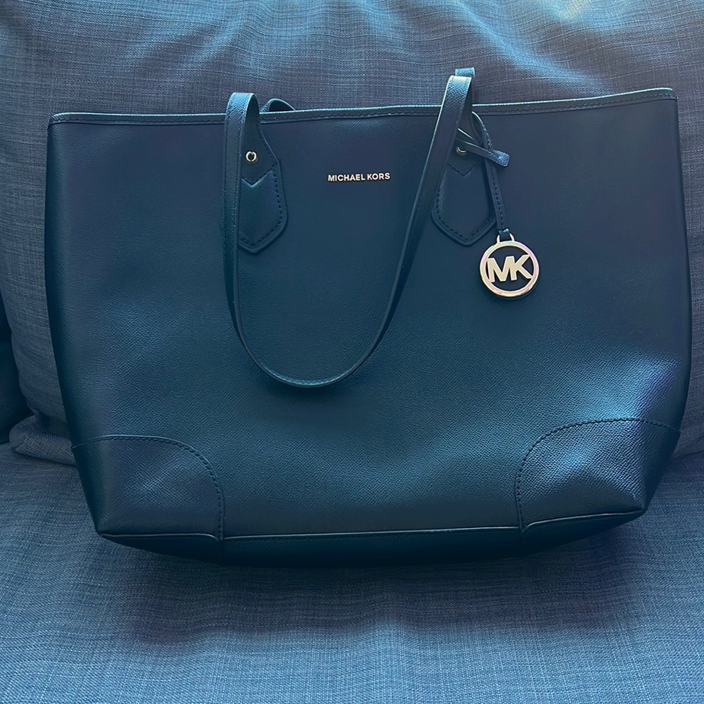 Michael Kors - Jet Set Travel Large Handbag
